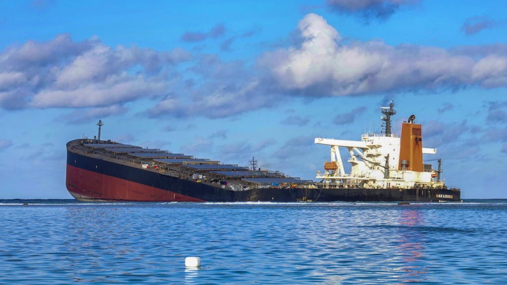 Teil von havariertem Frachter vor Mauritius versenkt