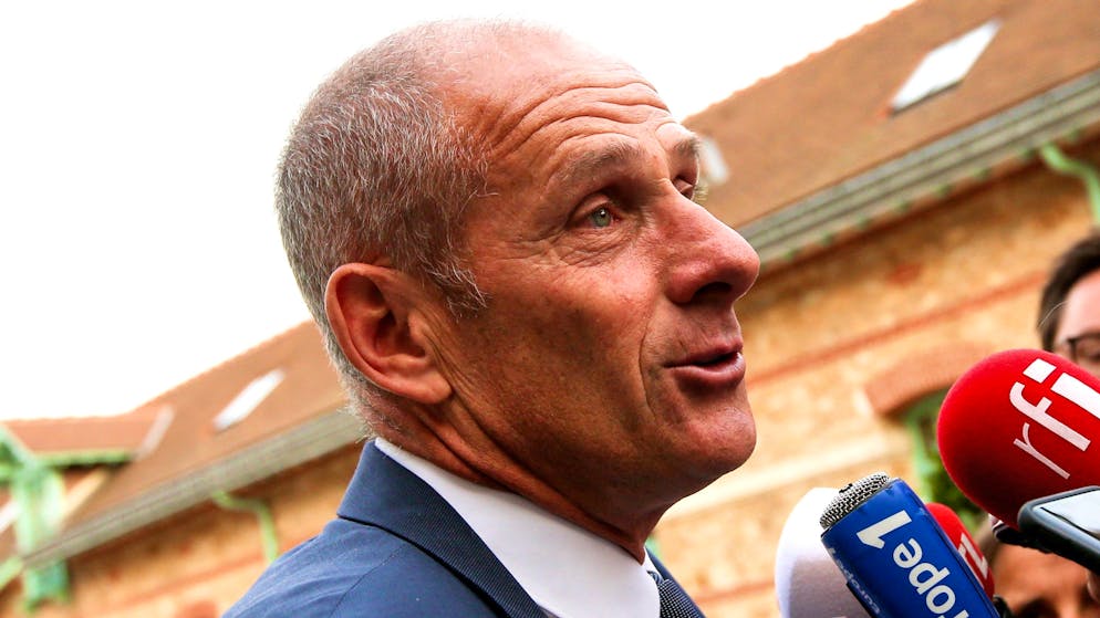 Guy Forget, en fin de contrat, quitte ses fonctions de directeur de Roland-Garros et de Bercy.