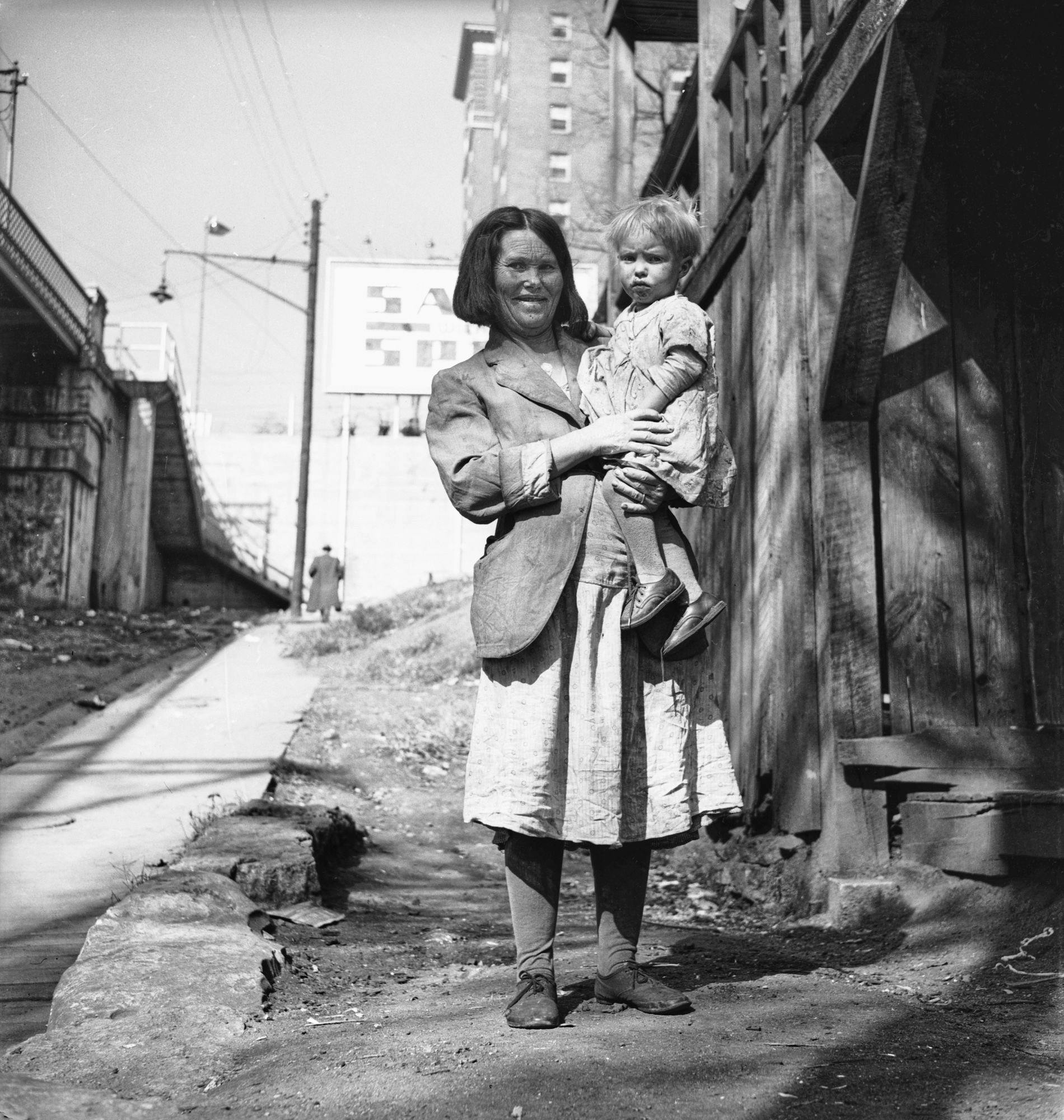 Eine Frau zu sehen by Annemarie Schwarzenbach