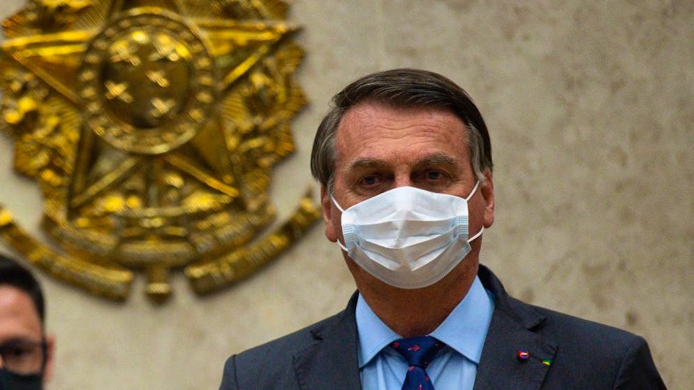 Diese Stars hat Corona getroffen. Er sprach am Anfang von einer einfachen Grippe, dann erkrankte er selbst daran: Brasiliens Präsident Jair Bolsonaro.