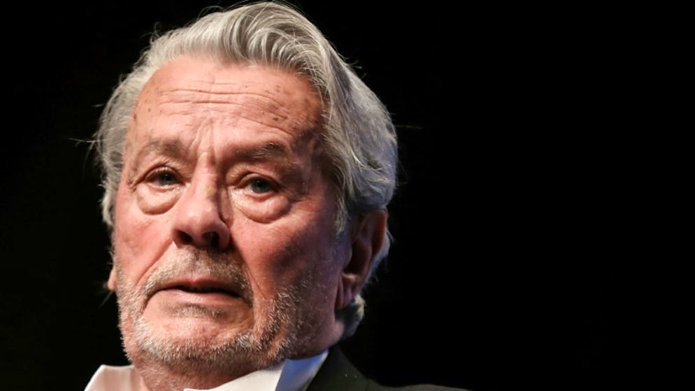 Affaire Delon. La justice mandate un médecin pour évaluer l'état de santé d'Alain Delon