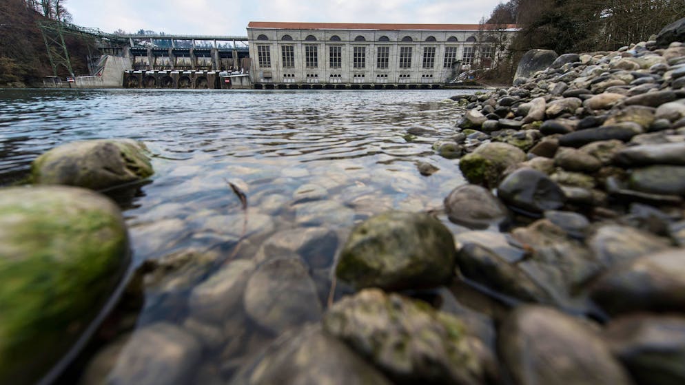 Das Wasserkraftwerk Muehleberg, betrieben durch die BKW FMB Energie AG, am Mittwoch, 20. Februar 2013 bei Muehleberg. Das Kraftwerk staut das Wasser der Aare zum Wohlensee. (KEYSTONE/Alessandro della Valle)