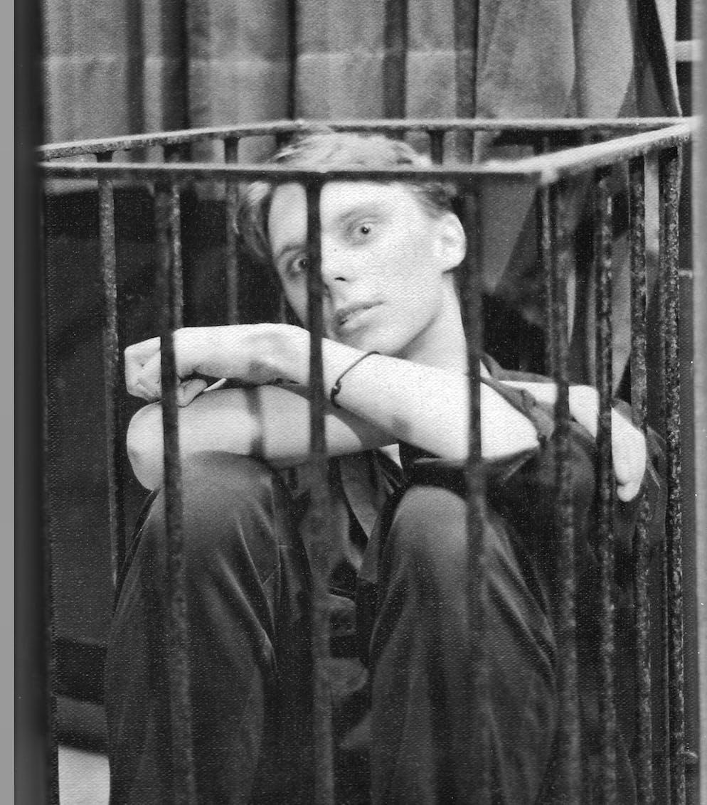 «Ich war ein Gothic und mochte New Wave. Gothic ist zwar mit dem Punk verwandt, war aber weniger destruktiv und weniger nihilistisch, dafür umso melancholischer und verträumter. Wir gefielen uns in unserem Weltschmerz.»: Autor Jens Balzer in jungen Jahren.