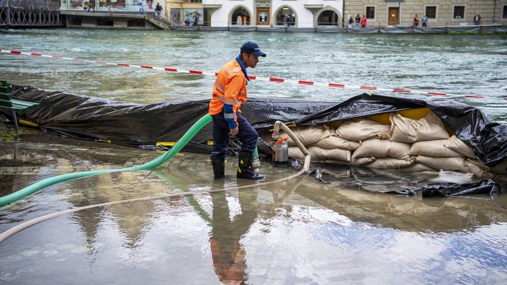 Lucerna due giorni fa si preparava all'esondazione del lago.