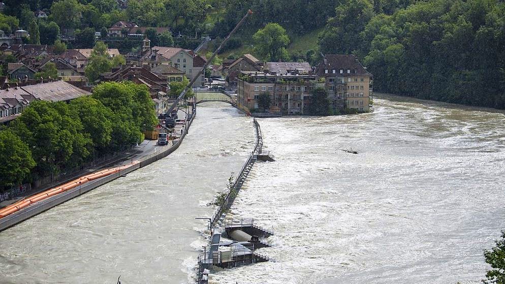 wetter beruhigt sich langsam pegel steigen trotzdem weiter