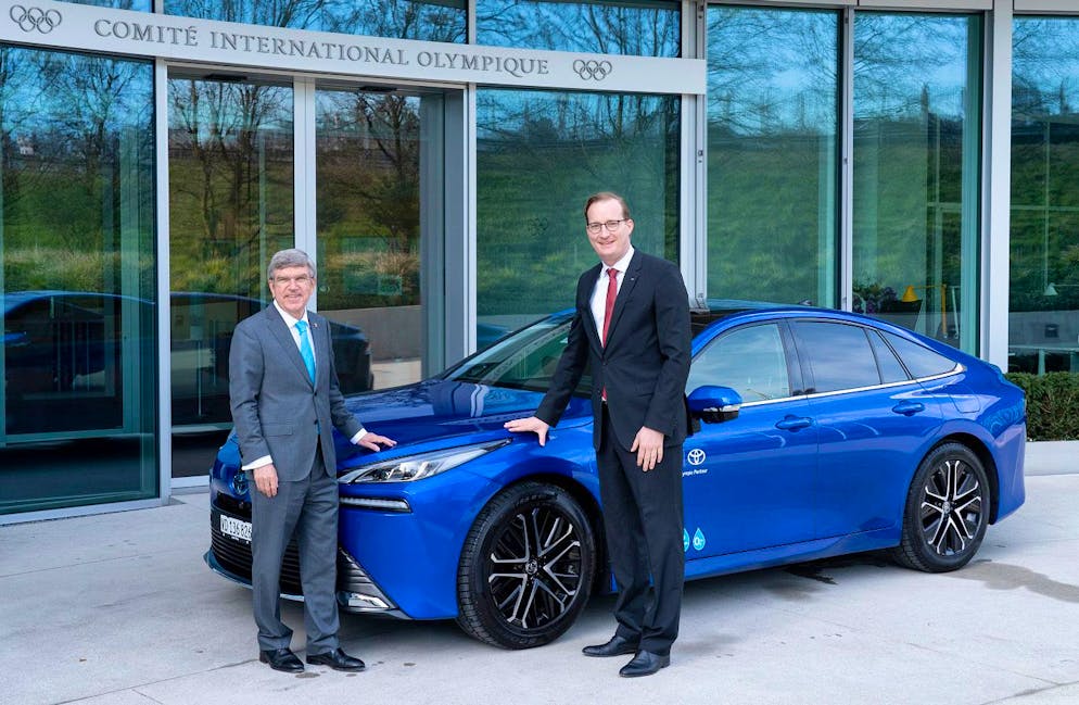 Lausanne | Switzerland
IOC President, Thomas Bach poses for a photo with the CEO of Toyota Switzerland while taking delivery of the new Toyota Mirai.
IOC/Greg Martin