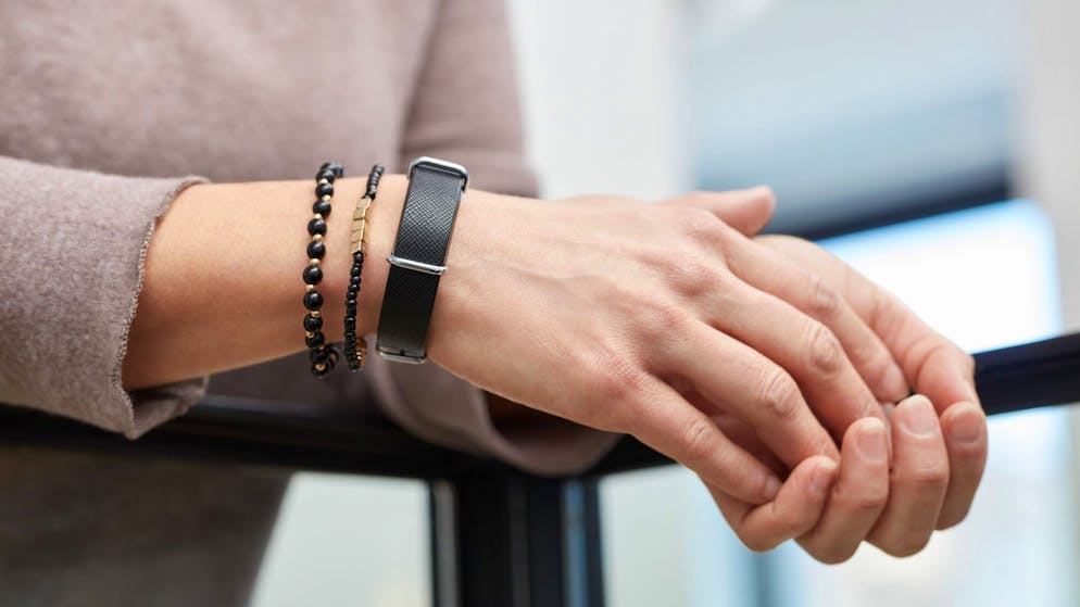 Mit diesem Armband von Aktiia lässt sich der Blutdruck durchgängig überwachen.