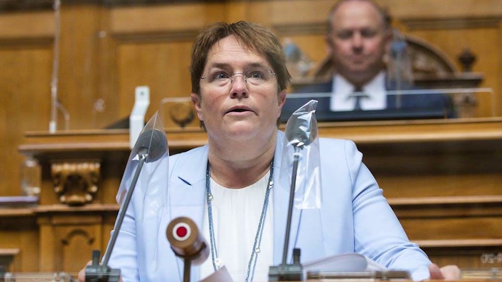 Secondo la consigliera nazionale Magdalena Martullo-Blocher (UDC/GR) la Svizzera rischia di essere a corto di corrente, per cui le centrali nucleari esistenti dovrebbero continuare a funzionare.