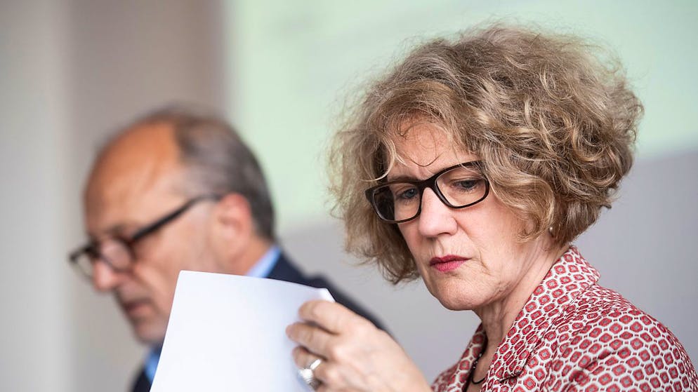 Non pochi rappresentanti politici chiedono al municipio di cambiare le regole. Nella foto: il capo-dicastero Filippo Leutenegger e la sindaca Corine Mauch.