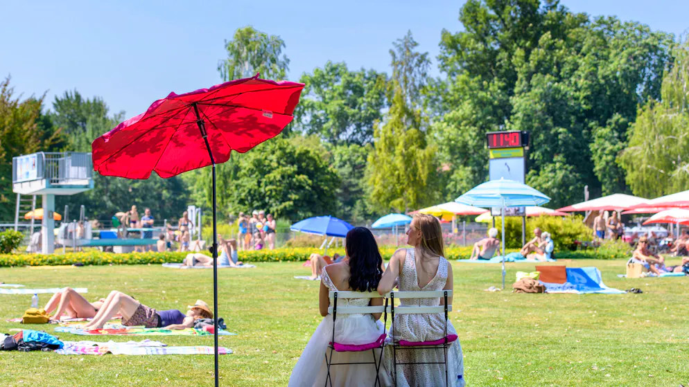 «Ehe für alle» im Detail. Wer ist dagegen, dass Schwule und Lesben heiraten dürfen?
