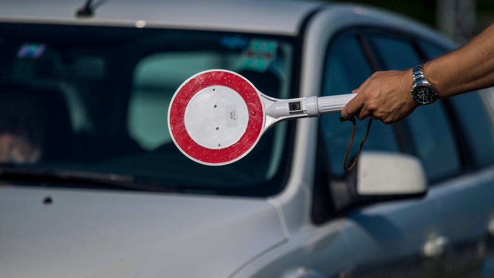 epa06028712 Border police check cars at the control station Schwarzbach on the motorway between Salzburg and Munich (A8) near Bad Reichenhall, Germany, 14 June 2017. Checks at the German border to Austria have been in place since 2016 as a reaction to the refugee situation in Europe. To ensure security at the upcoming G20 summit in Hamburg occasional border checks to all German neighbor countries started 12 June 2017. EPA/CHRISTIAN BRUNA