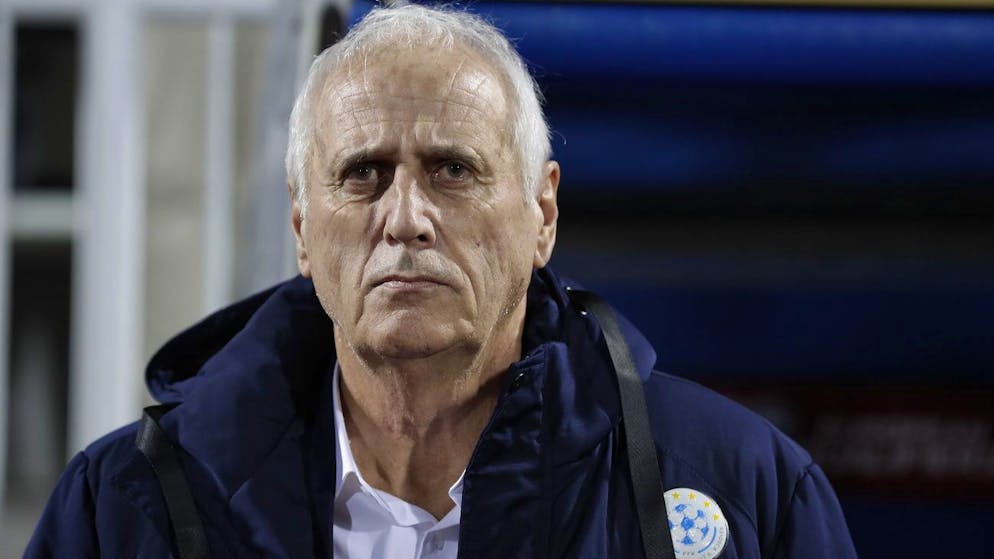 epa08004130 Kosovo's head coach Bernard Challandes during the UEFA EURO 2020 group A qualifying soccer match between Kosovo and England in Pristina, Kosovo, 17 November 2019. EPA/VALDRIN XHEMAJ