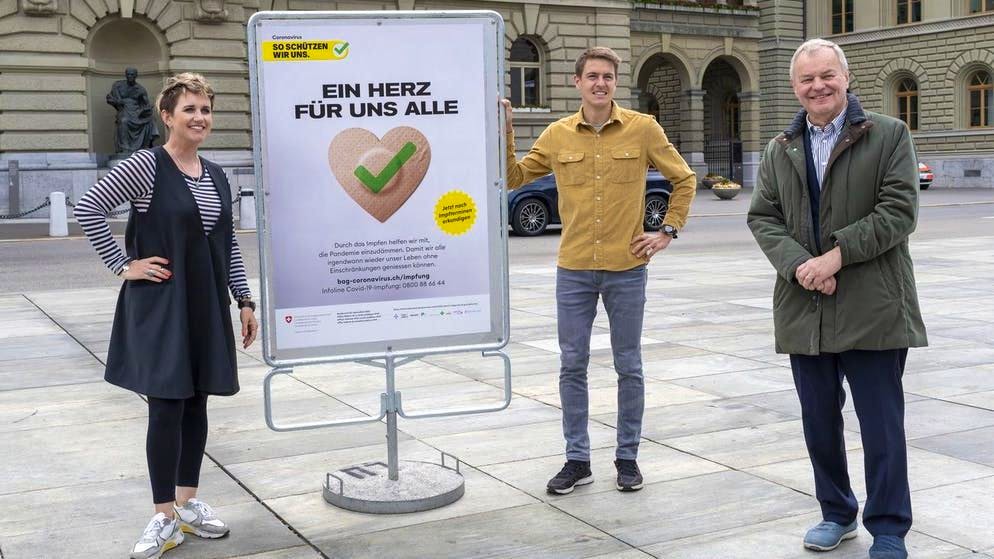 Un gesto fatto col cuore, la campagna per i vaccini è sostenuta da numerose personalità della Svizzera tedesca.