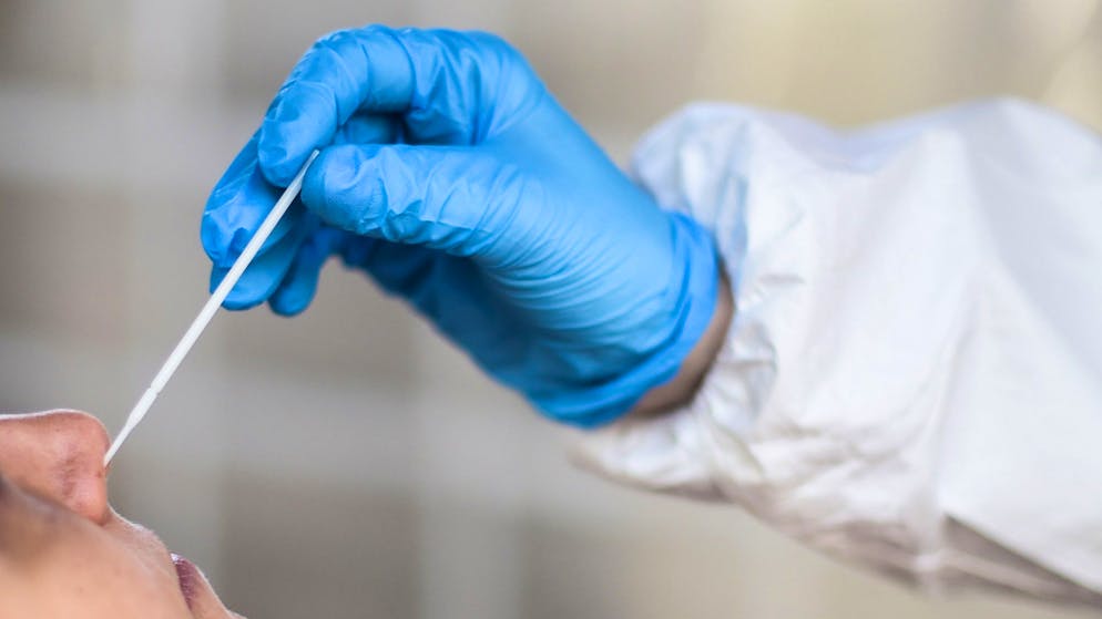 Corona-Test: In der Schweiz und Liechtenstein sind heute 3150 neue Fälle innert 24 Stunden registriert worden. (Symbolbild)