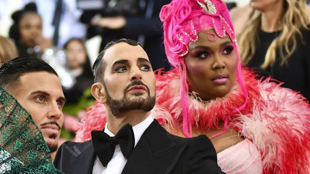 Kolumne am Mittag. Marc Jacobs legt sich unters Messer und zeigt es allen