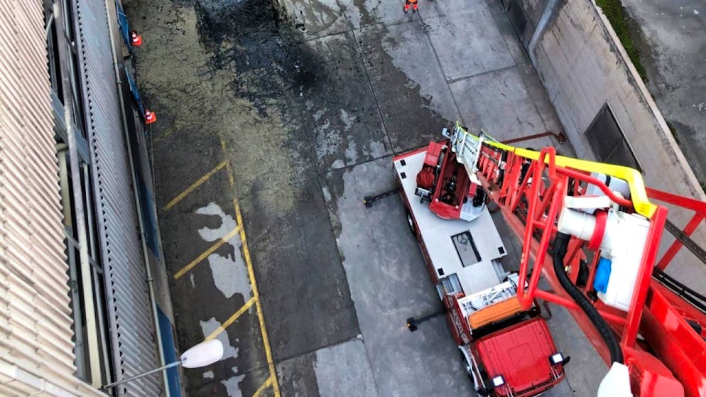 La farina grezza rovente ha causato un piccolo incendio nel cementificio di Untervaz (GR), ma nessun ferito.