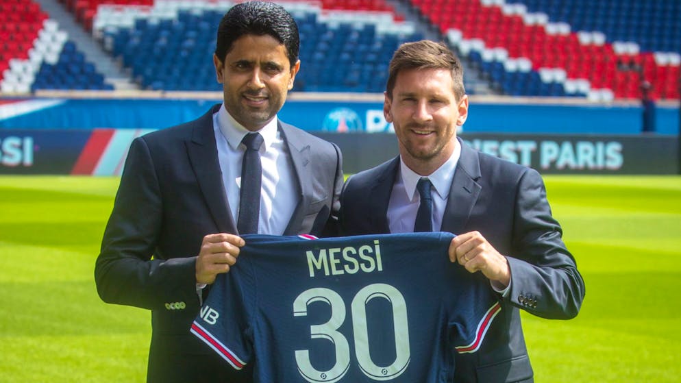 PSG-Boss Nasser Al-Khelaifi (links) sagte bei der Vorstellung von Lionel Messi, dass man die Financial-Fairplay-Regeln einhalten werde. Womöglich ist das bald gar nicht mehr nötig.