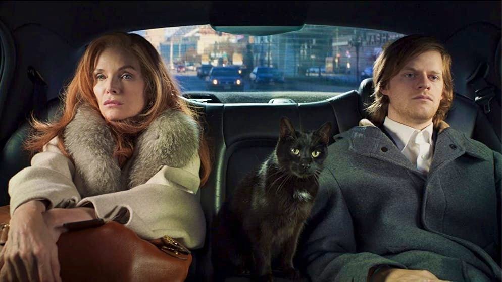 Non più giovane e non più ricca: nei panni della fallita signora della società di New York Frances, Michelle Pfeiffer fugge a Parigi in