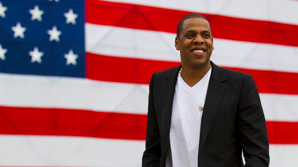 Diese berühmten Musikerinnen und Musiker haben ihre Namen geändert. Shawn Carter änderte seinen Künstlernamen bereits mehrmals, zuletzt tat er dies 2017. Der Mann, den die Welt davor als Jay Z kannte, nennt sich seither JAY-Z. 