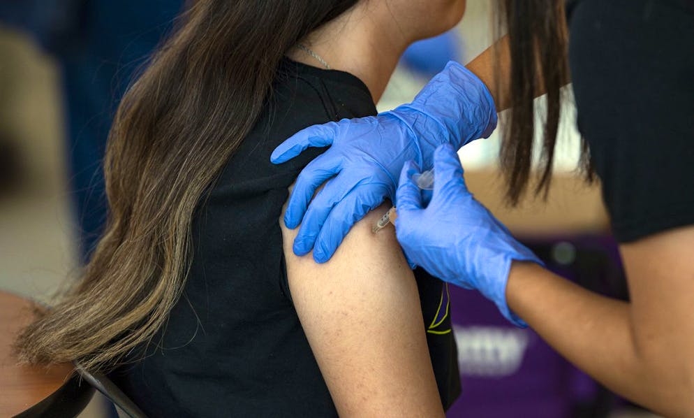 Au total 10'099'981 doses de vaccin ont été administrées et 53,32% des personnes ont déjà reçu deux doses.