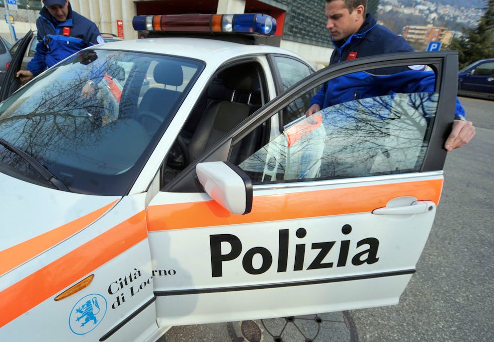 Immagine d'illustrazione. Due agenti della PolCom di Locarno.