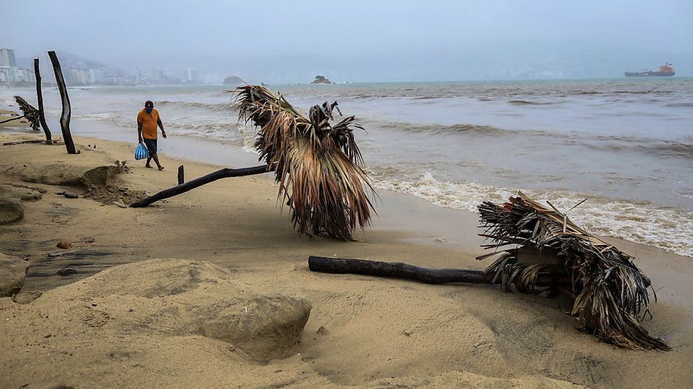 Nora va provoquer des précipitations "torrentielles" de 150 à 250 mm et des vagues pouvant atteindre de 4 à 6 mètres dans les Etats de Colima, Jalisco et Michoacán.