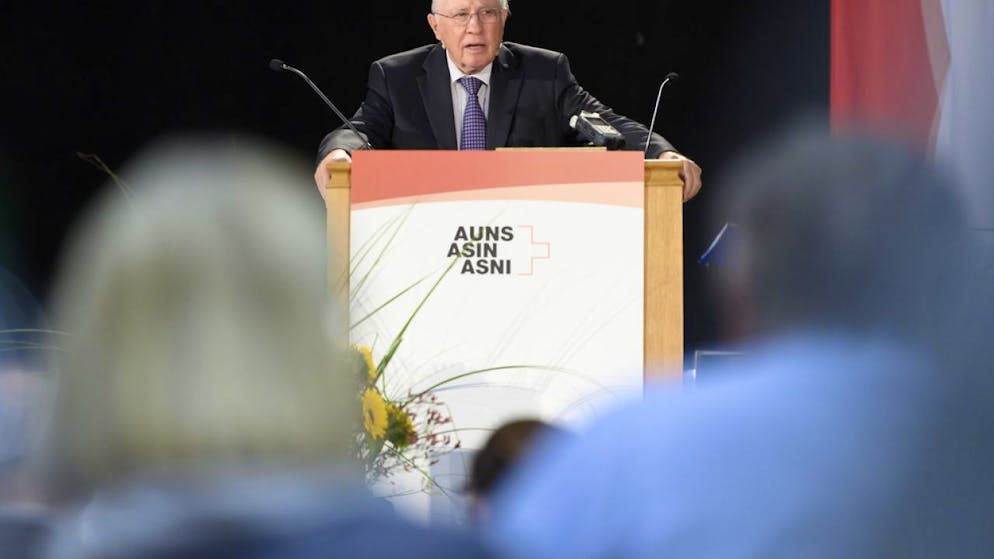 Durante il congresso dell'ASNI Blocher ha lanciato un appello alla fusione tra quest'ultima e il comitato UE-NO.
