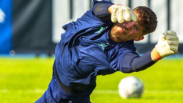 Equipe De Suisse. Les Deux Néophytes Kobel Et Zesiger Titulaires | Blue ...