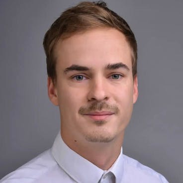 Johannes Saal lavora come assistente di ricerca presso il Centro per la religione, l'economia e la politica dell'Università di Lucerna. Ha studiato all'Università di Potsdam e ha svolto le sue tesi di master e di dottorato sull'estremismo religioso nella Svizzera centrale.