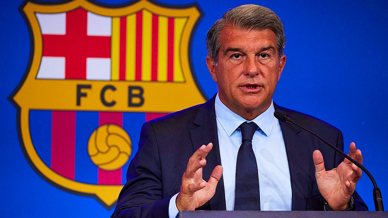 Barcelona Boss Kundet Trotz Schulden In Milliardenhohe Grosse Investitionen An