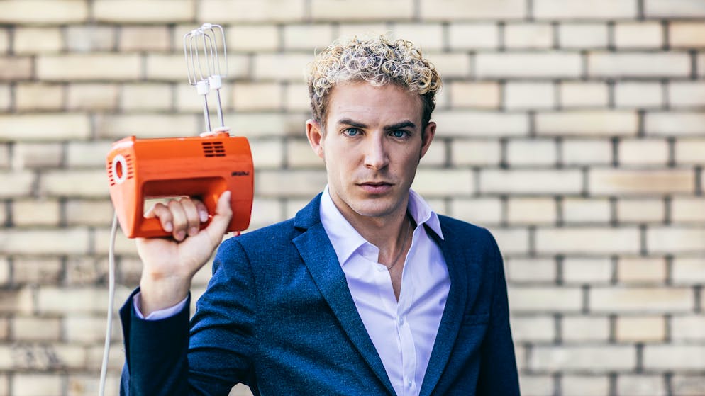 22 Sonntags-Fragen. Michael Elsener: «Ich werde eigentlich gespielt von Mike Müller»