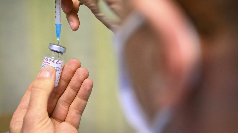 Au total 9'764'700 doses de vaccin ont été administrées en Suisse et 52,16% des personnes ont déjà reçu deux doses (archives).
