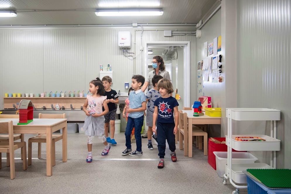 Palasio inagibile, al via l'anno scolastico nella sede alternativa. Gli allievi del Palasio possono finalmente vedere le loro nuove aule provvisorie