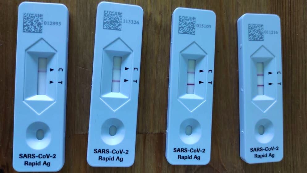 Positivi al Covid nonostante la doppia vaccinazione: i test della famiglia Kunz. Solo il padre Joel era ancora negativo a questo punto, ma un giorno dopo anche lui era positivo.