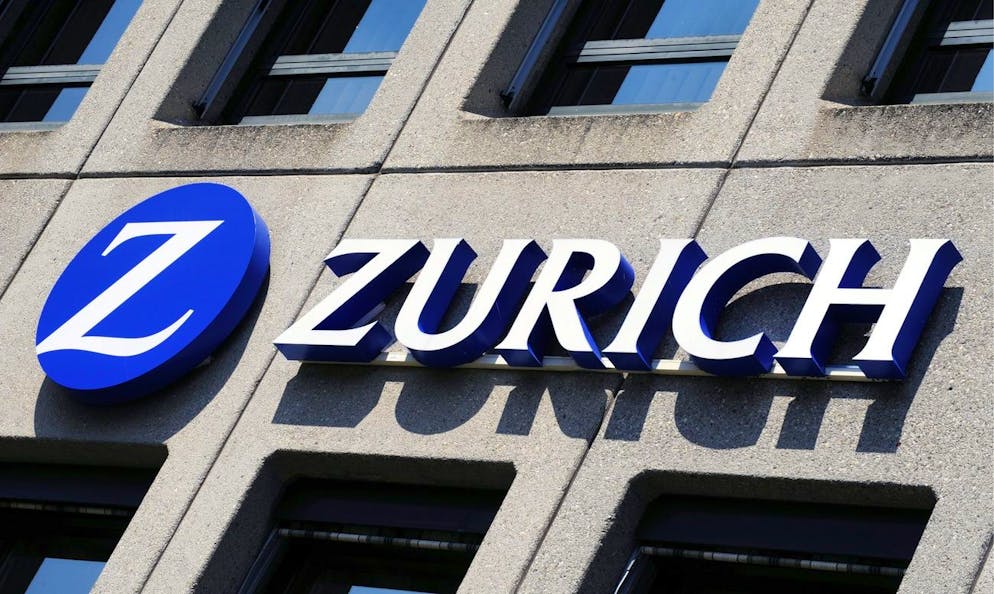 Das Logo der Zurich am Sitz der Zurich Financial Services ZFS an der Zuercher Austrasse, am Donnerstag, 6. August 2009. - Die Zurich Financial Services (ZFS) hat im ersten Halbjahr 2009 einen Reingewinn von 1,254 Milliarden Dollar erwirtschaftet, teilt das Unternehmen am Donnerstag, 6. August 2009 mit. Das ist nur noch halb soviel wie in der Vorjahresperiode. (KEYSTONE/Walter Bieri)