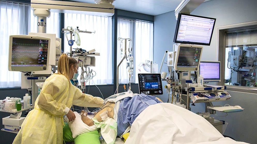 Les patients Covid-19 occupent 33,3,% des places disponibles en soins intensifs, dont le taux d'occupation est de 78,70%.