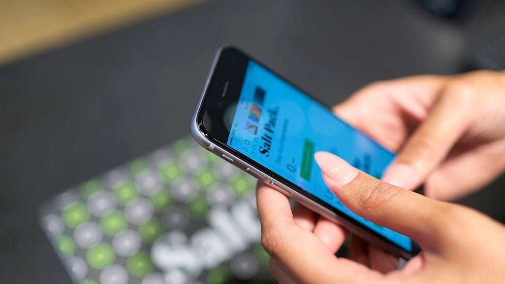 Utilizzare internet all'estero con Salt senza un pacchetto dati può rivelarsi molto caro. L'Alleanza delle organizzazioni dei consumatori, che include anche l'Associazione consumatrici e consumatori della Svizzera italiana (ACSI), ha criticato l'operatore (foto d'archivio)
