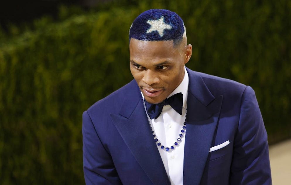epa09466933 Russell Westbrook poses on the red carpet for the 2021 Met Gala, the annual benefit for the Metropolitan Museum of Art's Costume Institute, in New York, New York, USA, 13 September 2021. The event coincides with the Met Costume Institute's first two-part exhibition, 'In America: A Lexicon of Fashion' which opens 18 September 2021, to be followed by 'In America: An Anthology of Fashion' which opens 05 May 2022 and both conclude 05 September 2022. EPA/JUSTIN LANE