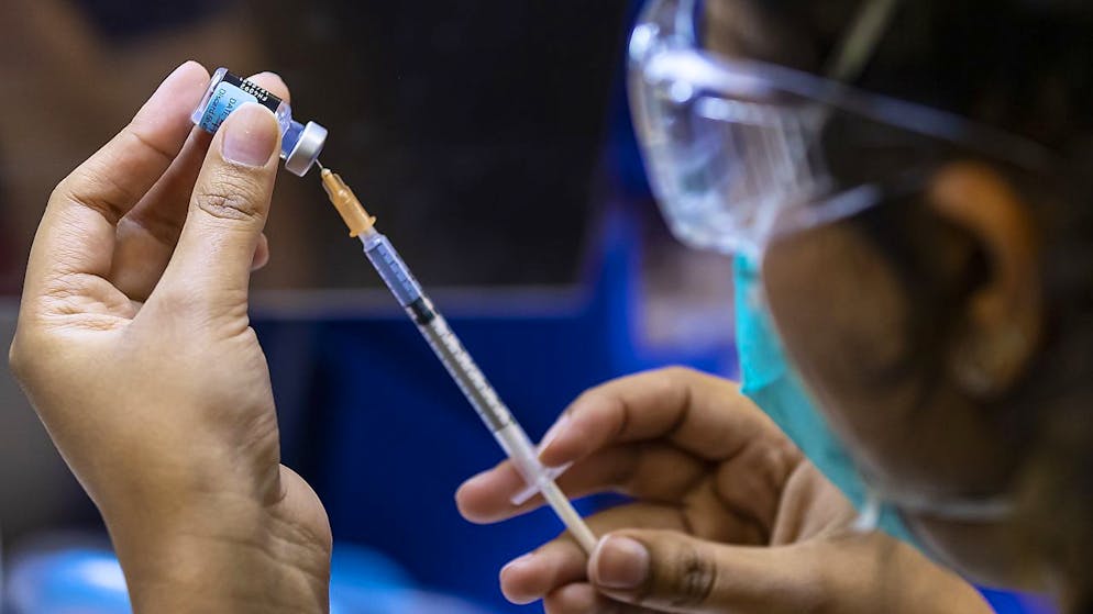 La campagne de vaccination contre le Covid-19 a débuté en décembre 2020 au Royaume-Uni et 81% de la population de plus de 16 ans ont depuis reçu deux doses de vaccin (Image d'illustration).
