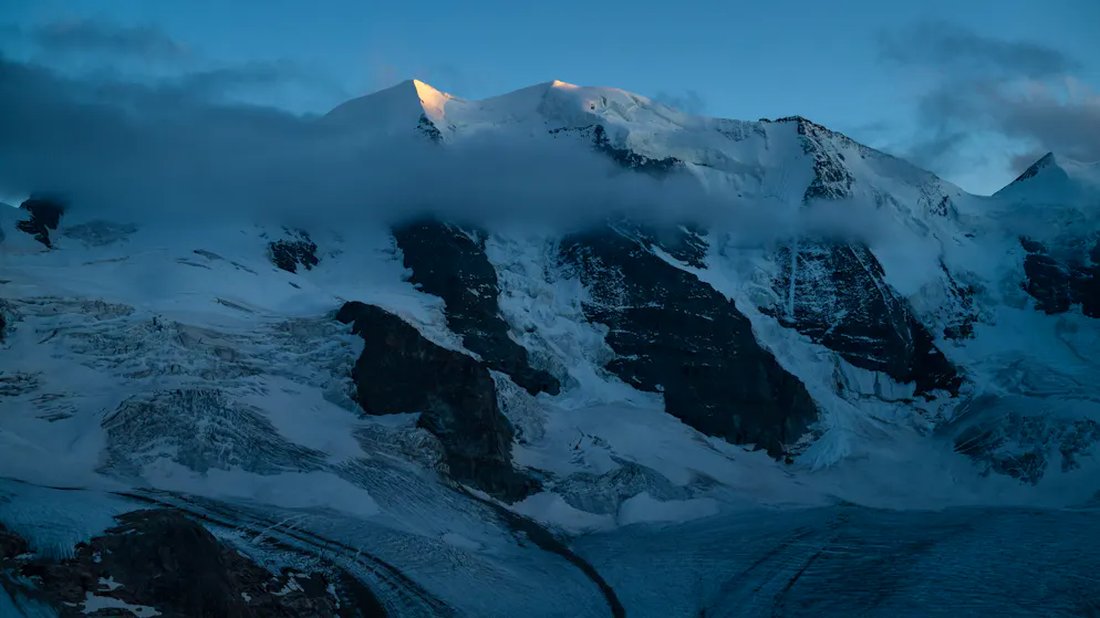 Der viel zu lange Weg der Frauen auf die Schweizer Alpengipfel. Die Überschreitung des langen Gipfelgrats des Piz Palü gehört als Hochtour zu den grossen Klassikern der Ostalpen.