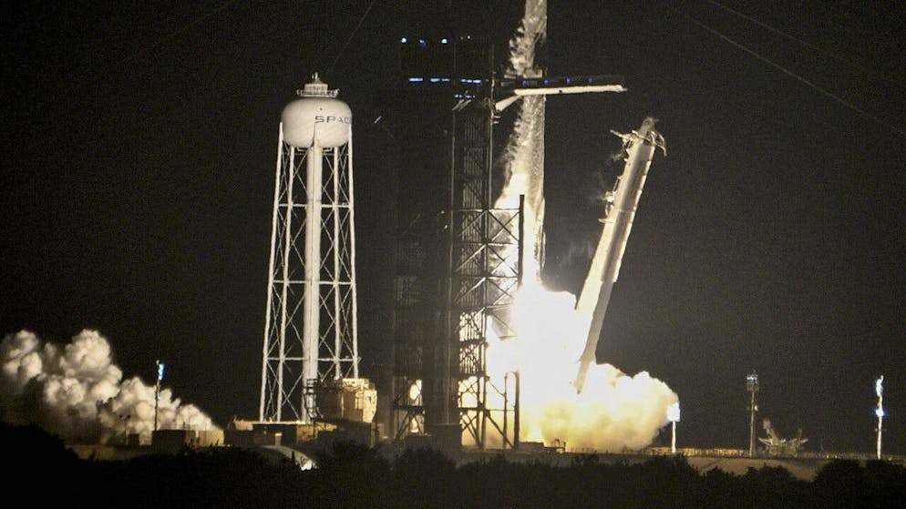 Il razzo con a bordo i civili è partito stamane dal Kennedy Space Center