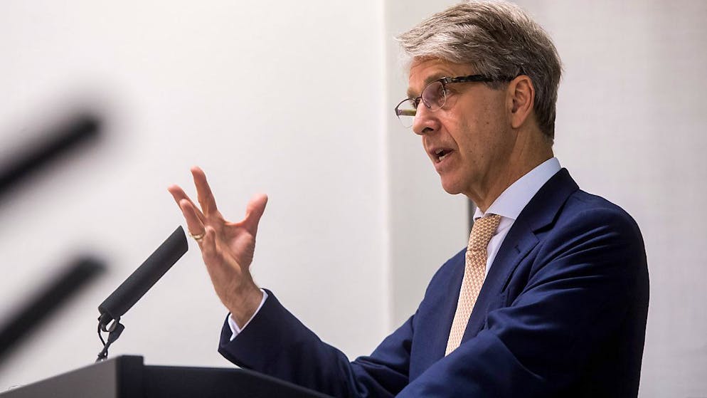 Pour le président sortant de l'ASB, Herbert Scheidt qui a passé le témoin à Marcel Rohner à l'occasion de la Journée des banquiers, "l'avenir de la place financière dépend essentiellement de sa compétitivité". (archives)