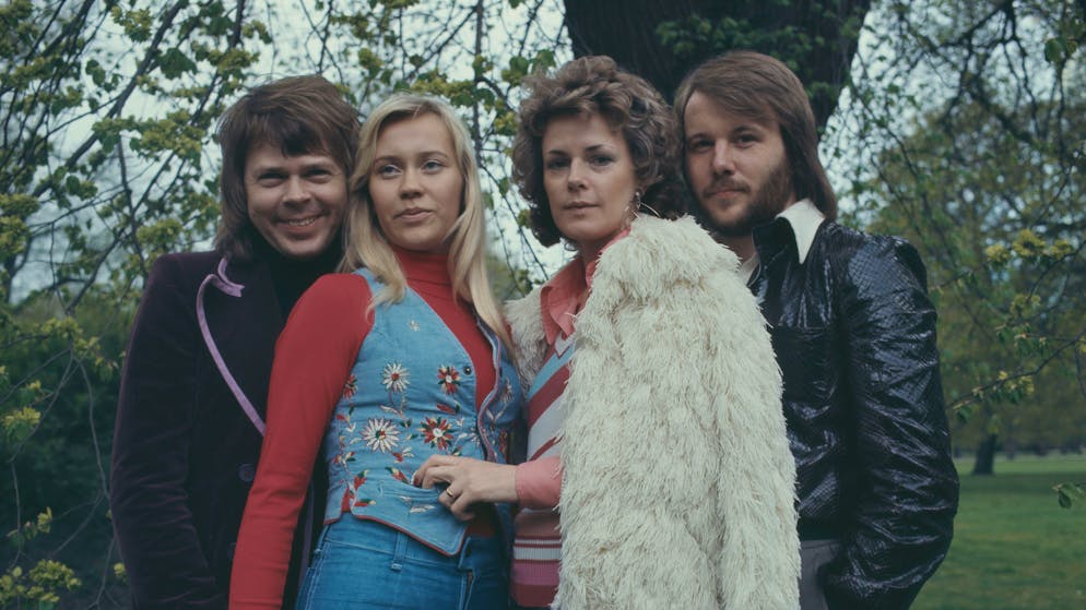 Swedish pop group Abba promote their single 'Waterloo' in Copenhagen, Denmark in 1974. (L-R) Björn Ulvaeus (Bjorn Ulvaeus), Agnetha Fältskog (Agnetha Faltskog), Anni-Frid Lyngstad, Benny Andersson. (Photo by Keystone/Hulton Archive/Getty Images)