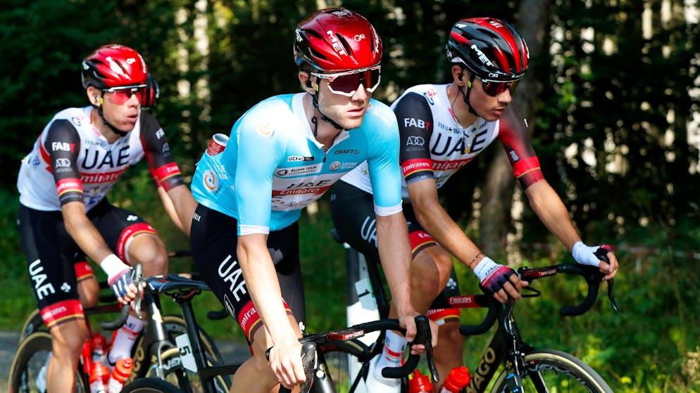Marc Hirschi (im blauen Trikot) fährt am Schlusstag der Luxemburg-Rundfahrt auf den 4. Platz und bleibt Gesamt-Zweiter.