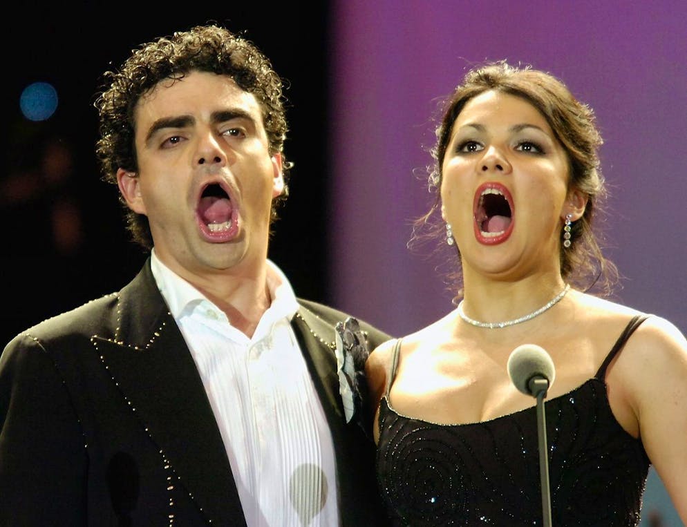 Netrebko bei einem Auftritt mit Rolando Villazon im Hallenstadion Zürich im November 2005.