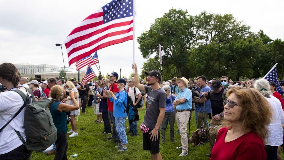 Weniger Teilnehmende als von Behördenseite erwartet: Demonstrierende beim 'Justice for J6' protest', am Capitol Hill in Washington, DC am 18. September 2021.