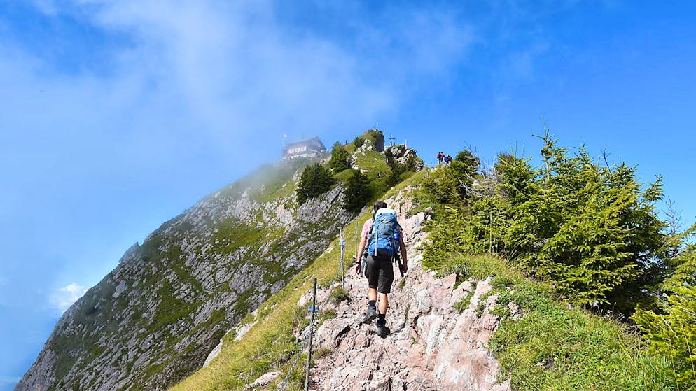On Sunday, a man has a crash on the big myths. Consequently, Is that the most dangerous mountain in Switzerland? how dangerous big myths?: "most