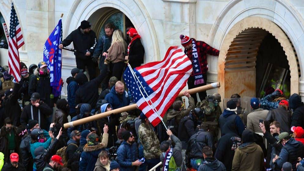 «Mittelalterliche Schlacht». Ein Jahr nach dem gewalttätigen Sturm aufs US-Kapitol