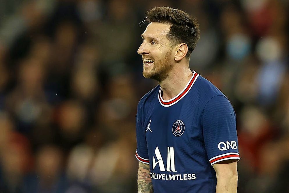 Lionel Messi ricoperto d'oro - anche dal PSG -