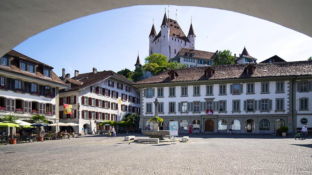 Der Thuner Rathausplatz: Ende November wählen die Stimmberechtigten ein neues Mitglied der Stadtregierung.